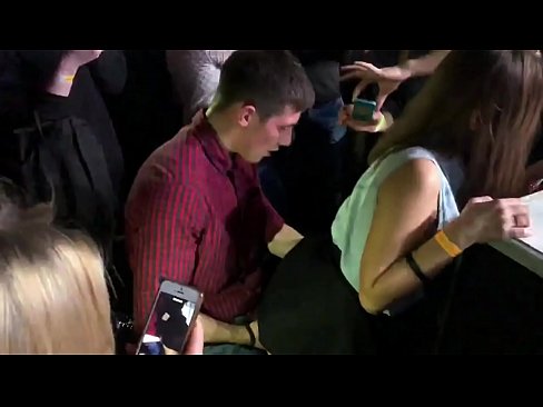 ❤️ Skutečný sex v ruském nočním klubu. Osmnáctiletá ruská dívka v análu a vagíně šuká v nočním klubu. ❤️  Sex u nás ❤