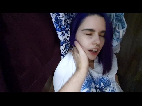 ❤️ Našel jsem svou sestru ve skříni a pomohl jí udělat se ❤️ Sex u nás ❤